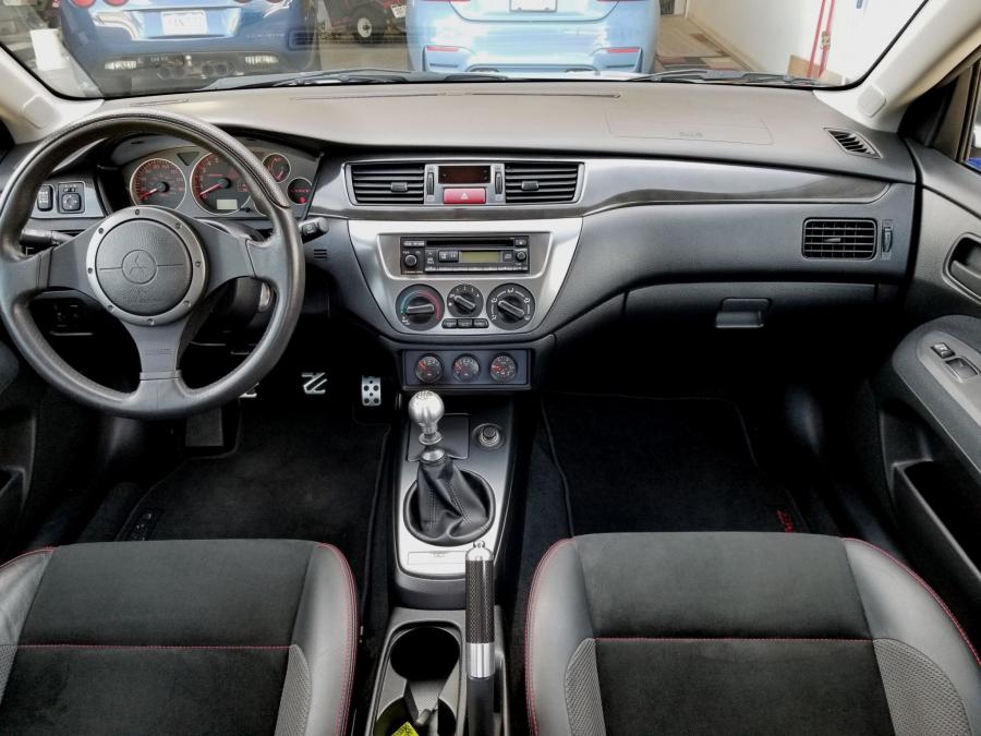 Торпедо Mitsubishi Lancer Evolution IX MR 2006 года  (фото 43 из 69)